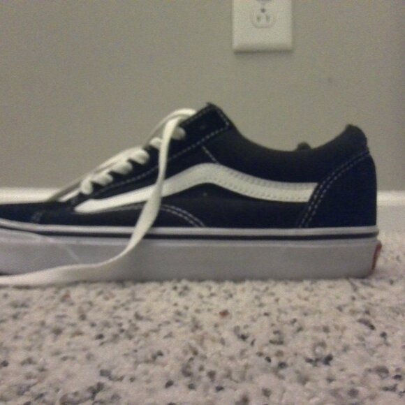 Black Old Skool Vans Low Top Womens: 7.5  Mens: 6.0 - Picture 10 of 14